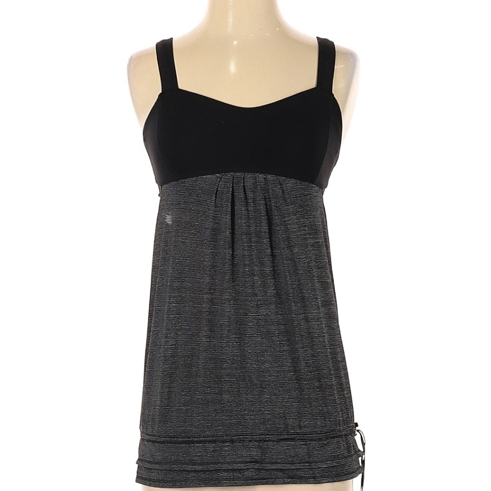 RARE and Hard to Find Lululemon Athletica Top with Sports Bra - Size 4